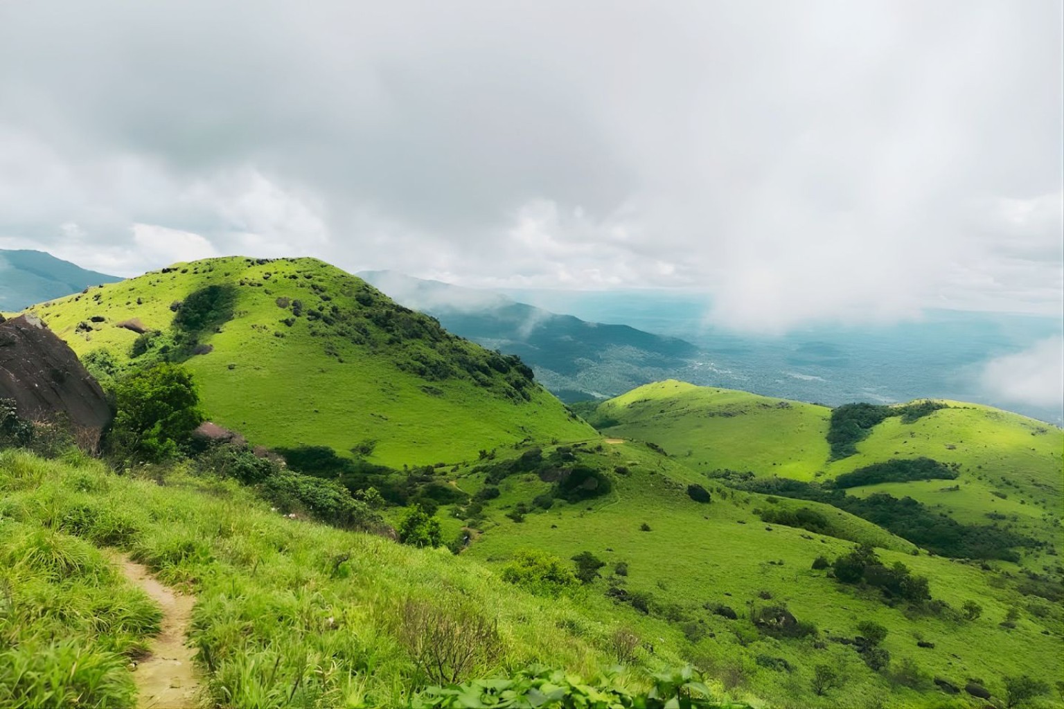 Mandalpatti Viewpoint — View 1